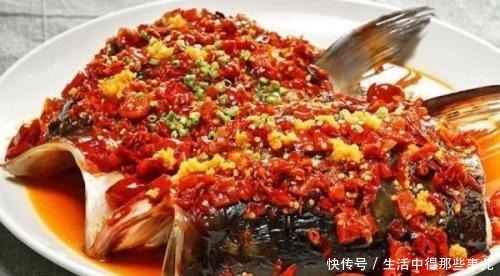 做剁椒鱼头，最忌直接上锅蒸，多做一步，鱼肉更鲜嫩美味，无腥味