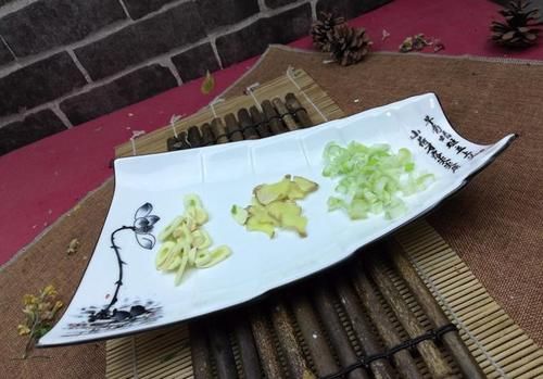 醋溜白菜看似简单,实难操作,对火候调味要求极高