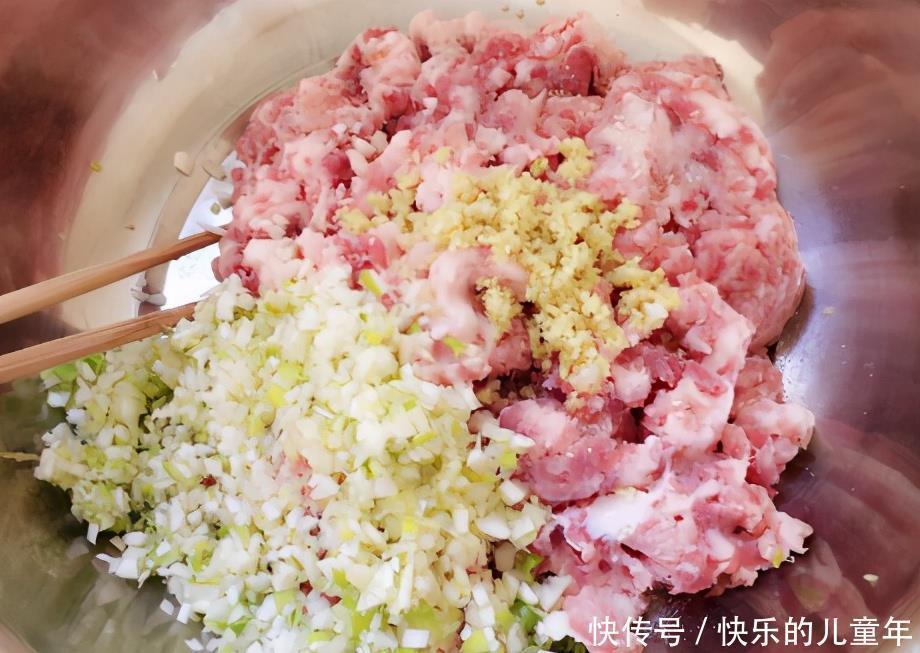萝卜馅饺子，有人加盐腌有人焯水？教你正确做法，饺子馅太香了