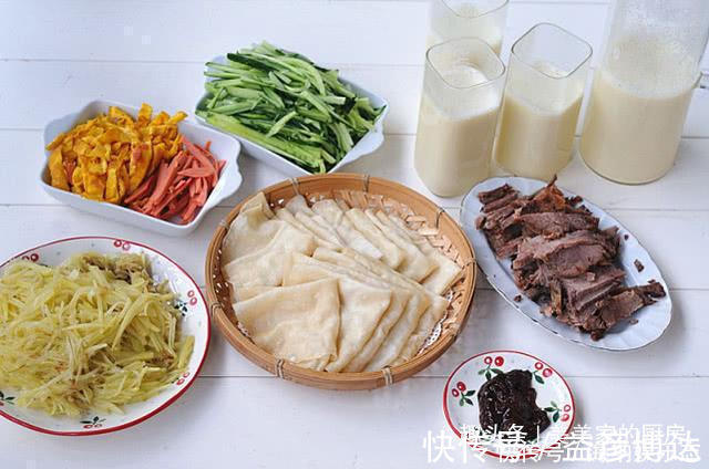 又薄又软的水烙馍，其实很简单，不用煎不用烙，卷菜卷肉都好吃！