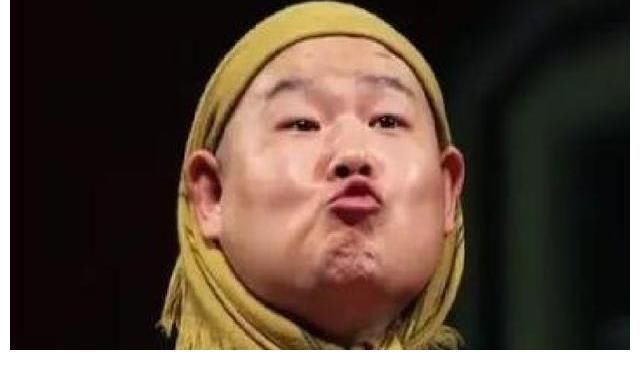 中国历史|岳云鹏上节目吃饭,结果别人吃螃蟹他吃饼,眼神中充满小嫉妒