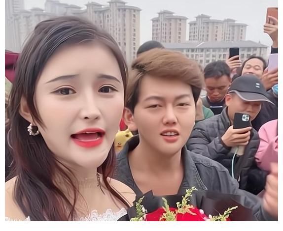 关于肖战的热议越演越烈，荣誉拿到手软