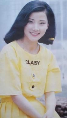 何赛飞$“女神”何赛飞的书法不赖,行书有“大王”的洒脱,楷书端庄稳重