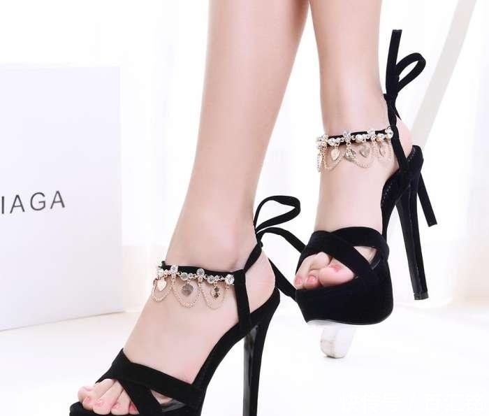 高跟凉鞋|一字带高跟凉鞋简洁百搭,展现你的柔美之美