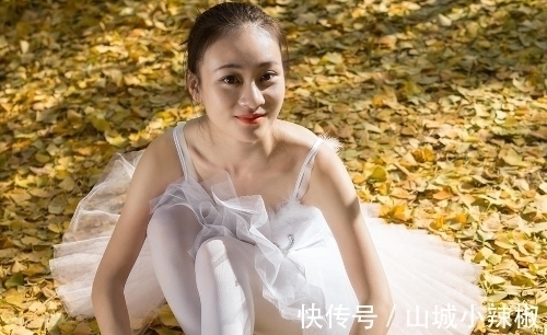 本文系$七绝十四首:且喜秋风知我意,万里相思共月明