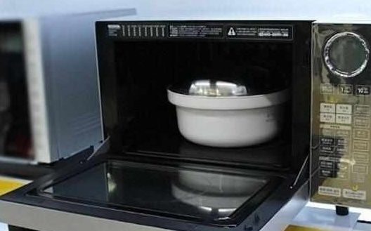 食物|这些食物别再放进微波炉了,免得给身体造成不可挽回的危害!