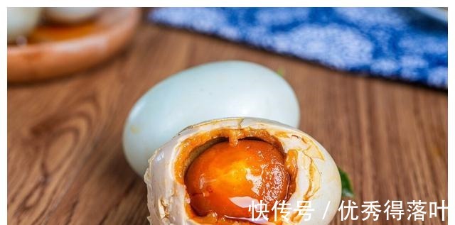 椰棗|建議中老年人冬季多吃4種健康食物，好吃不貴，對身體好！