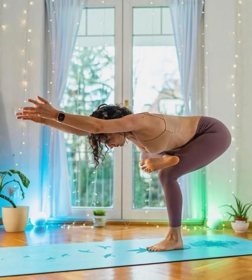 右脚|双腿分开越大,髋越来越灵活,还你浓浓女人味