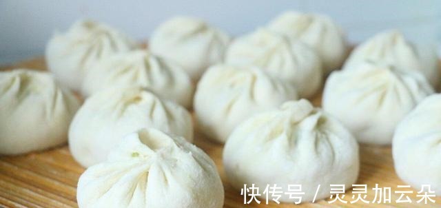 做发面包子注意这几点，做好的包子松软不塌陷，太好吃了！