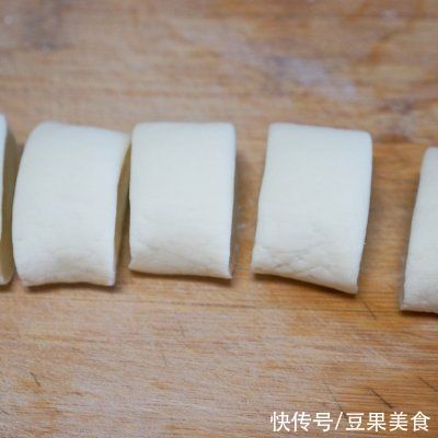  面点|#南北面点大不同#黑芝麻酱花卷