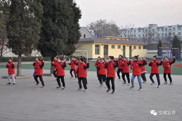 贯彻党的十九届五中全会精神 推动交城教育高质量发展