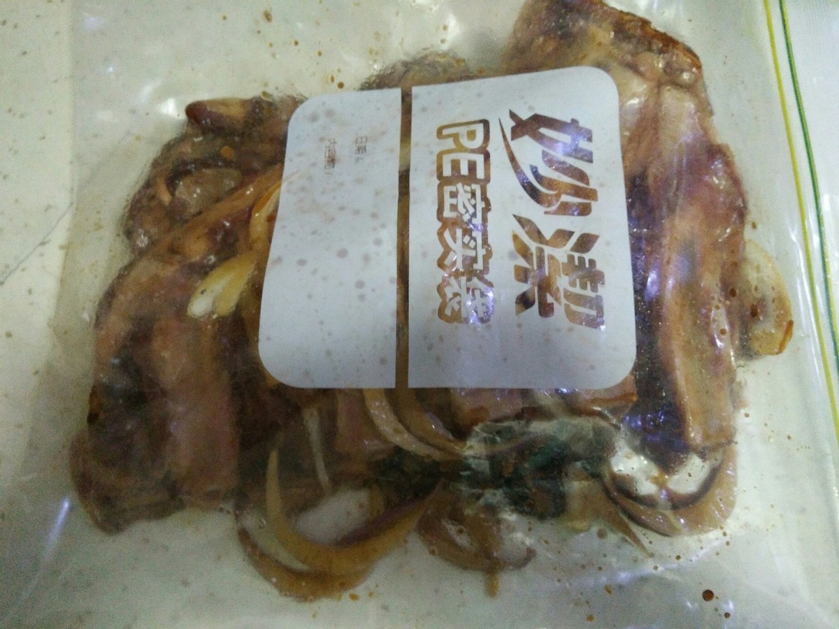 在家做羊肉，可别直接烤，跟我一起做，外焦里嫩