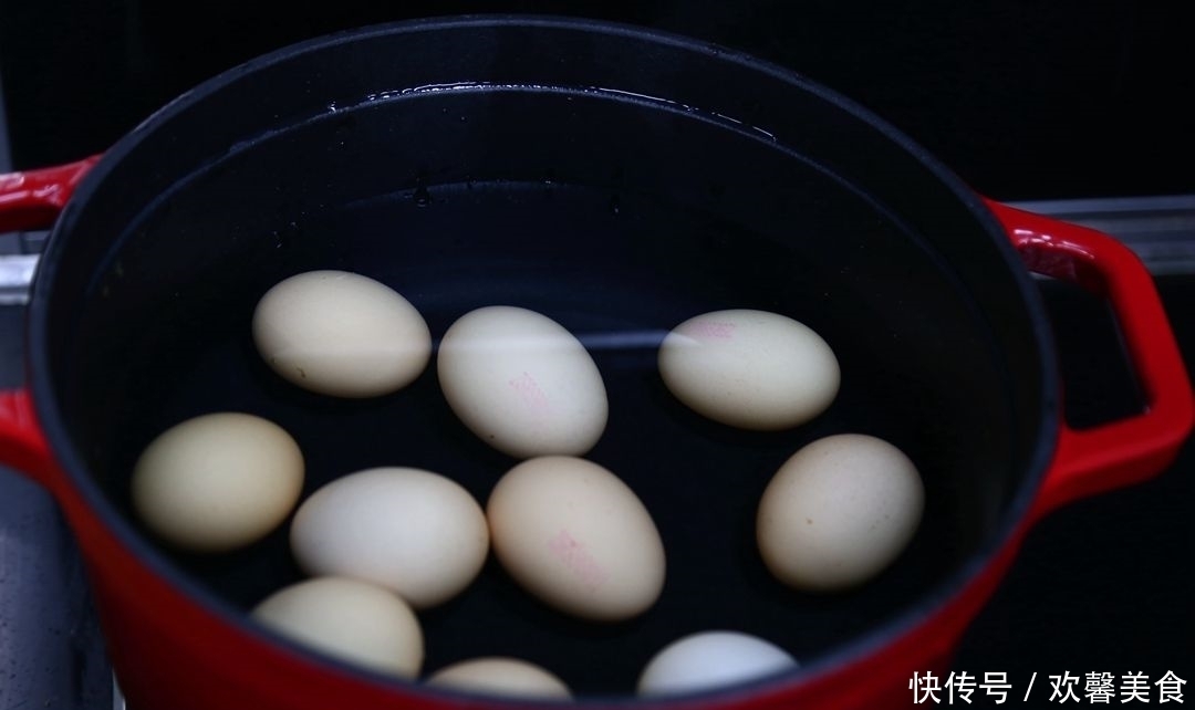 想吃茶叶蛋太简单!完美“蜘蛛网”纹路,“晃一晃”即成!