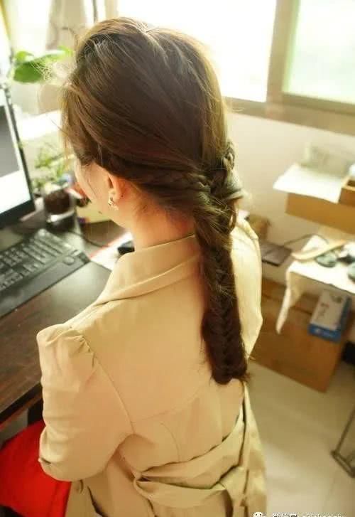 麻花|2款简单的长发发型扎法,让你瞬间变得美丽动人