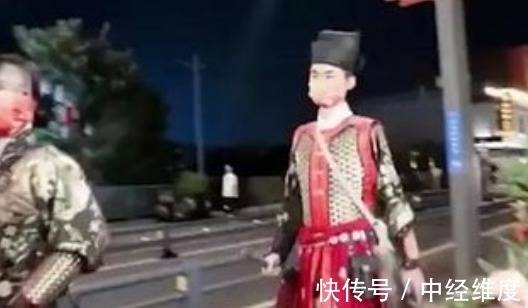 苏州!穿汉服出行被“劝回”?苏州日式风情街人员回应:影响居民