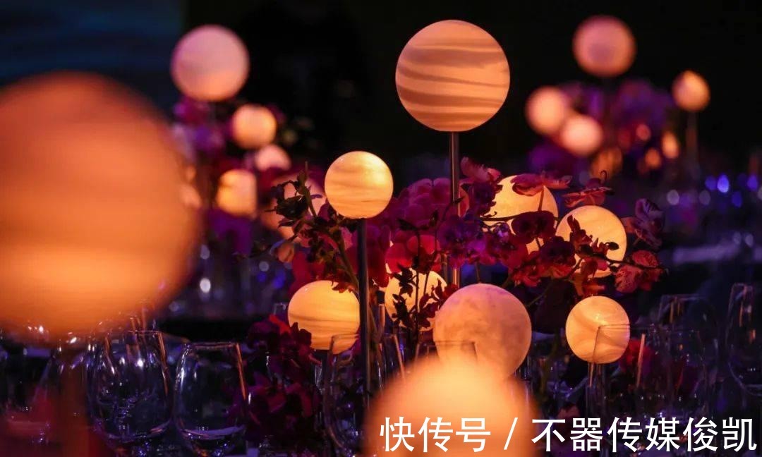 浪漫|沙漠看星星,赏珠宝,顶级奢牌就是这么浪漫