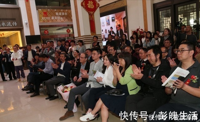 挂牌|楼市进入降温期，为啥还有售楼处“排队买房”？售楼人员透漏答案
