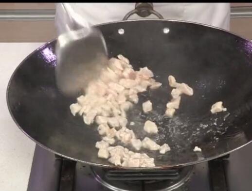 一道简单的家常小炒素鸡，清甜咸香，低脂低量，营养非常丰富