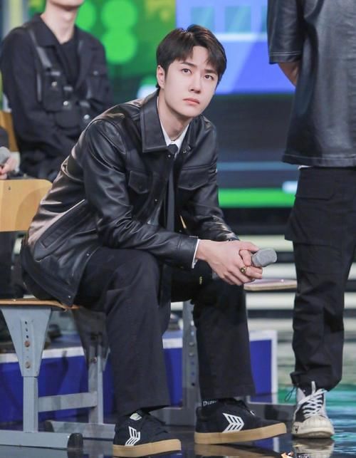 王队长|是什么让王一博紧张三连?《火锅》提档,快乐超前!