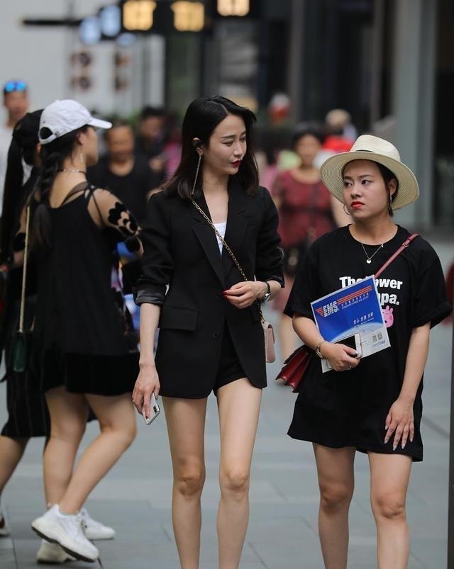 打底裤 时尚俏皮的打底裤穿搭凸显优雅态度,靓丽舒适又耐看,还很百搭!