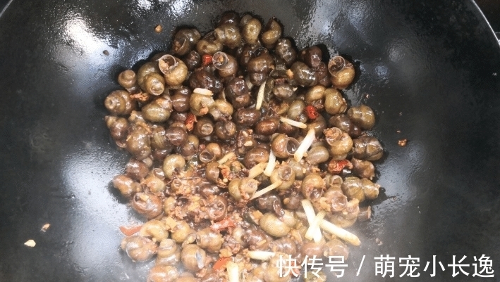 它被誉为“淡水鲍鱼”,钙是牛奶10倍,是海参6倍,才卖10元1斤