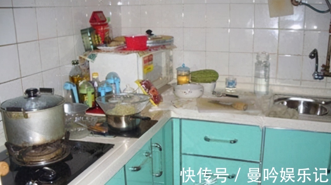 布置|武汉发现一户人家厨房,布置的真高级,拍给大家看看,美观又实用