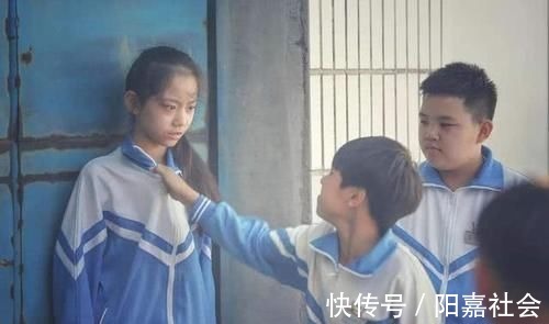 校园霸凌|孩子2分钟挨了50个耳光,家长火了为什么不打回去