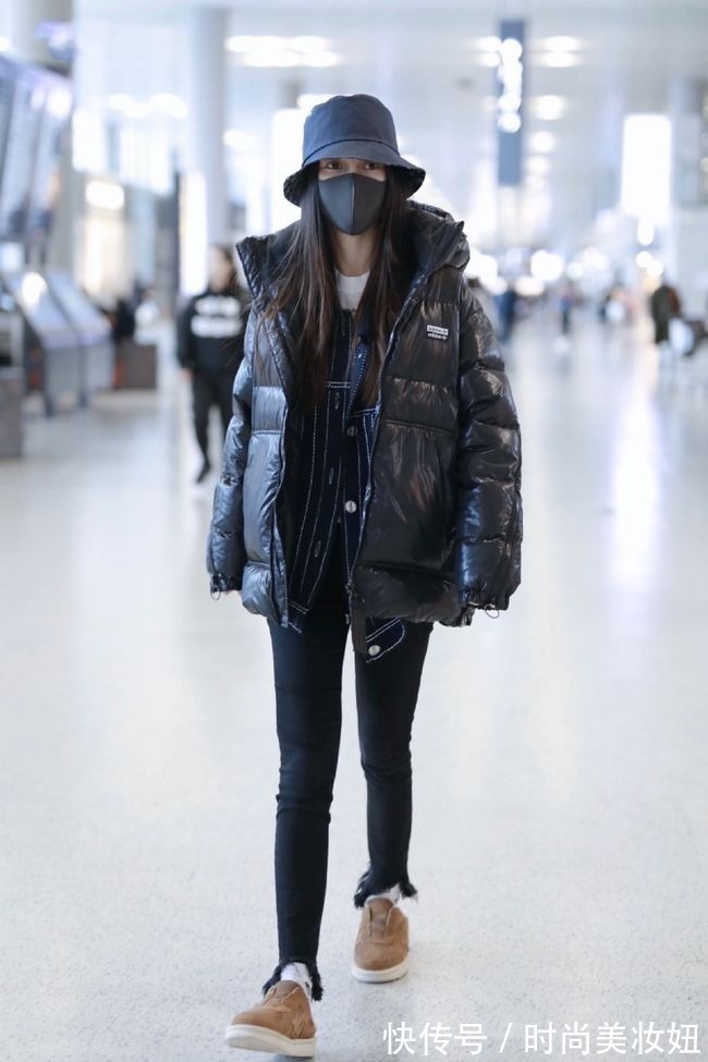 高跟鞋|Angelababy瘦到脱相了,穿粉色套装像竹竿,法令纹太明显