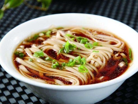 买面粉时，不管多便宜，只要袋子上有这“4个数字”，都是好面粉