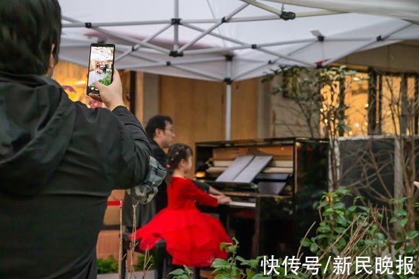 弘基&愚园路办起“家门口钢琴节”5处开放空间3天内定时奏乐