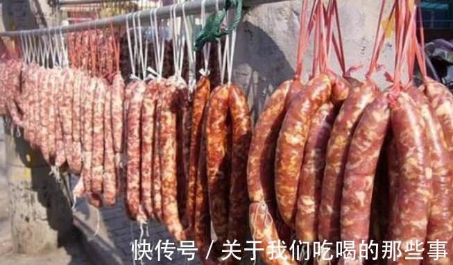 灌腊肠时猪肉洗不洗？很多人做错，难怪腊肠不嫩不香，还长霉变臭