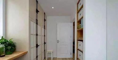 收纳|65㎡小户型客厅加隔断,超强空间利用率,素白雅致,仿佛多套房