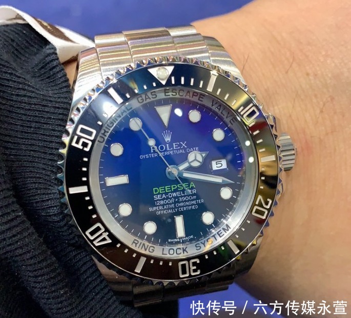 劳力士|健身男独爱沛纳海和劳力士,解毒劳力士渐变鬼王潜水表