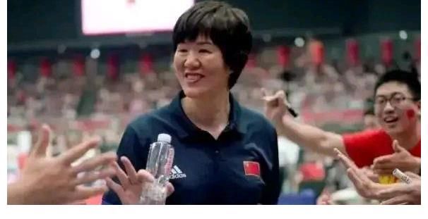 中国排协|官方热情有加，郎平迟迟不见动静