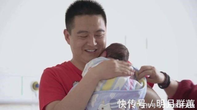 瞬间|老婆坐月子期间，老公忍不住偷下楼“撸串”，抬头一看瞬间慌了