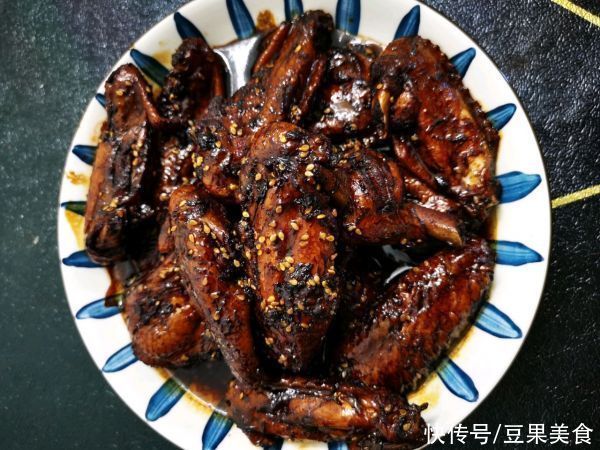 10分钟快手菜人人都爱的～可乐鸡翅，做饭不发愁