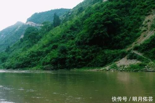 雨天|我国唯一未被污染的长江支流，雨天变“血河”，两岸毒蛇成群