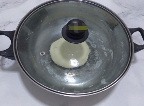 这个包子没有肉却特别鲜,只用俩食材,一个负责香,一个负责鲜!