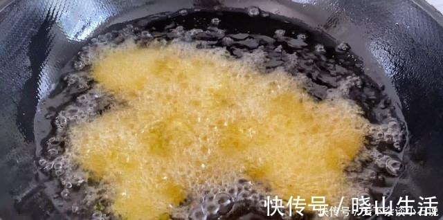 土豆不要再炒土豆丝了,教你新做法,家人都抢着吃,太香了