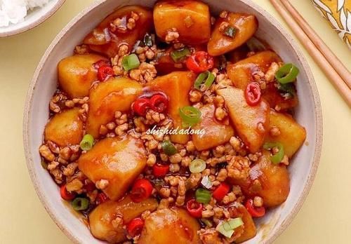 怎么做都好吃的家常菜，简单一焖一炒，鲜香入味，家人赞：太下饭了