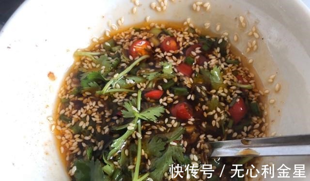 酸辣土豆片|土豆片最销魂的吃法,酸辣开胃特下饭,做法还不难!