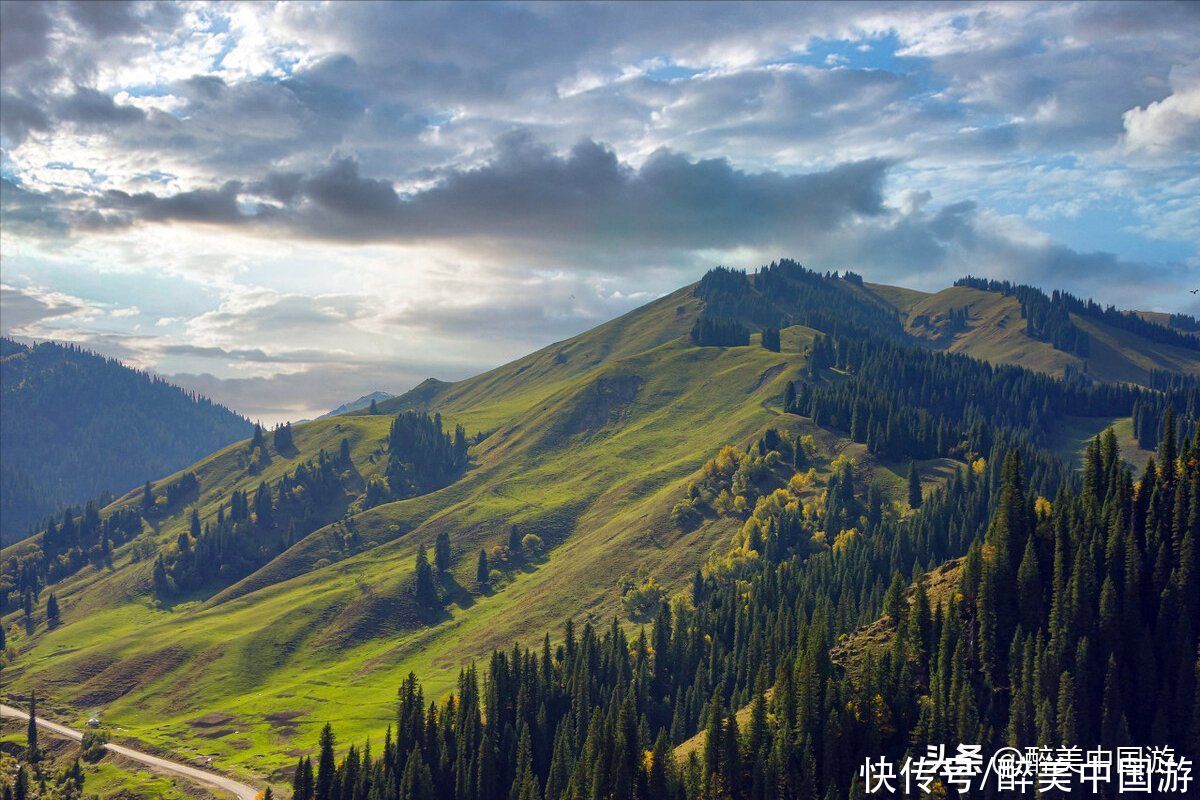 风光旖旎|每逢夏季，那拉提景区风光旖旎，峡谷幽深，绿草如茵，苍翠欲滴