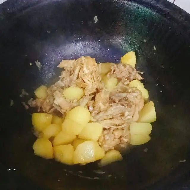 土豆|吃1个它,相当于吃了8个苹果,4个梨,1块钱一斤,家家必备!