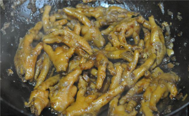 做法|电饭煲做鸡爪，入口即化！胶质十足零失败！配方和做法详细告诉你