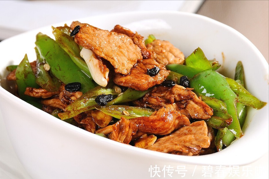 螺丝椒|辣椒炒肉，先炒肉还是辣椒？大厨教你正确做法，夏天吃太下饭了