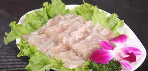 在家自制猪皮冻，牢记5个步骤，做出晶莹剔透，口感筋道爽滑！