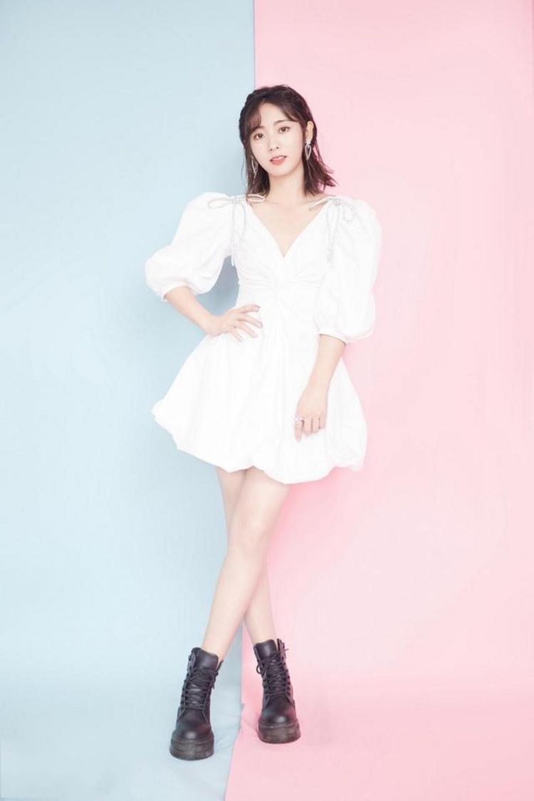 泡泡袖|街拍：美女显高显瘦的牛仔裤