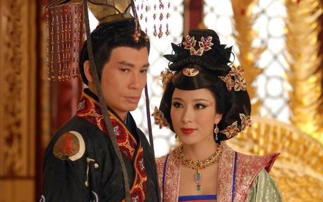 这话|农村俗语:老人向谁谁家穷,历史告诉我们,这话并不是无稽之谈