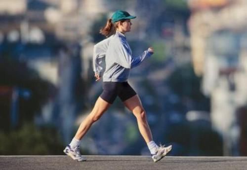 年龄段|长期走路有利于长寿吗？建议：65岁过后的老人，把这3件事做好