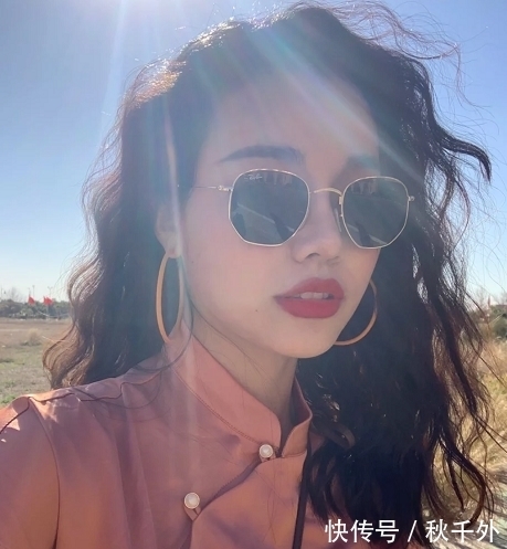 mac 嫌自己口红拔干不持久?那是你不懂怎么选,学会这四招不花冤枉钱